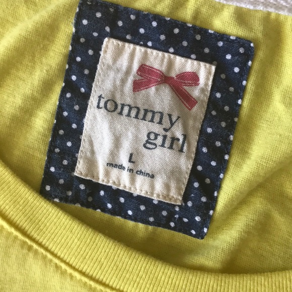 TOMMY GIRL TEE Size L EUC! - Picture 2 of 2